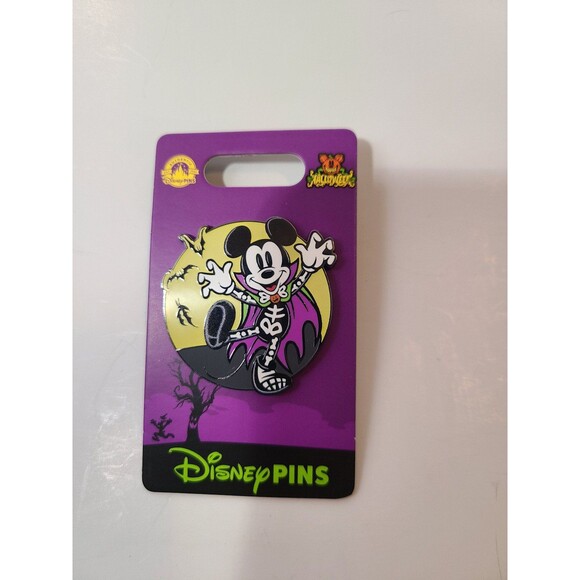 Disney Mickey Dressed as Skeleton Halloween 2024 Glow in the Dark - Picture 1 of 1